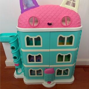Gabbys Colorful Cat-Themed Dollhouse